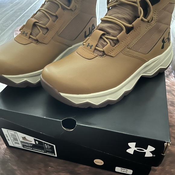 Under Armour men’s Stellar boots NIB size 9 - Picture 4 of 5